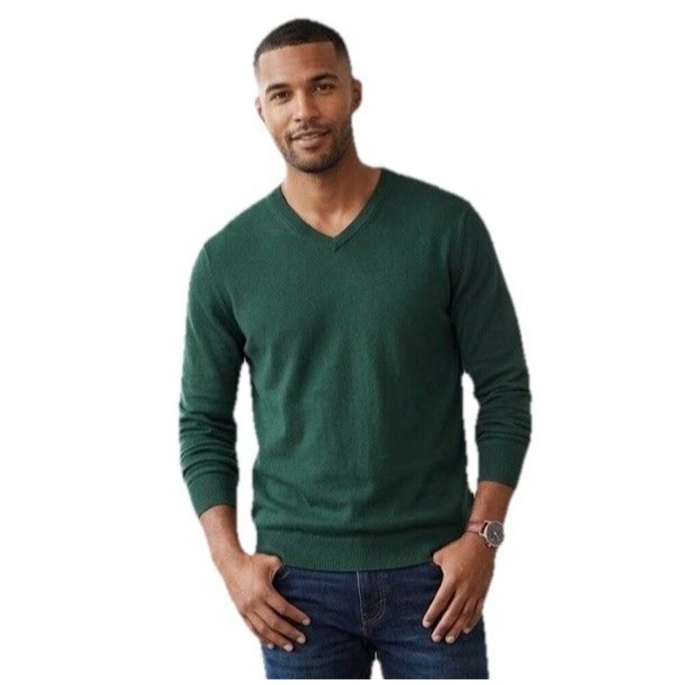 St. John's Bay Men's V-Neck Knit Cotton Pullover Sweater - Green. Size L
